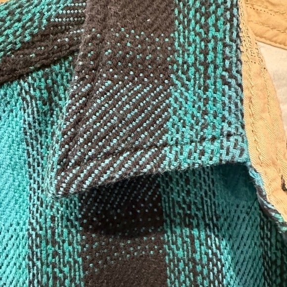 Burton Durable Goods Thick Shacket Plaid Button Front Shirt / Medium - Picture 7 of 16